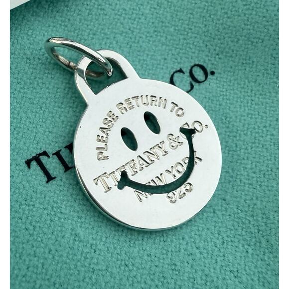 RARE Return Tiffany & Co Happy Charm Smile Charm Pendant For Necklace & Bracelet